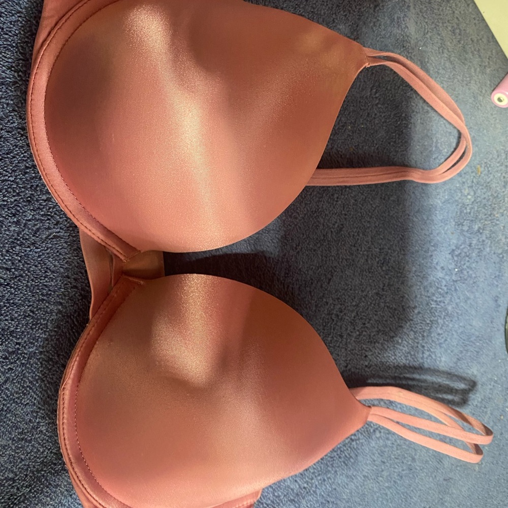 Victoria's Secret Blush Very Sexy Push Up 36D Satin Bra